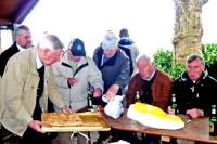 102 KB: ...Kaffee und Kuchen